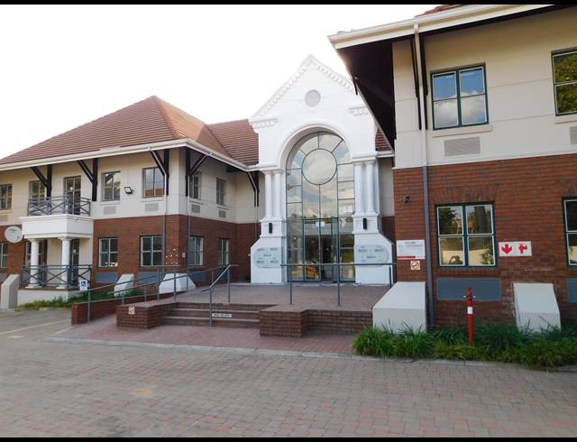 472M² OFFICE TO LET IN HYDE PARK